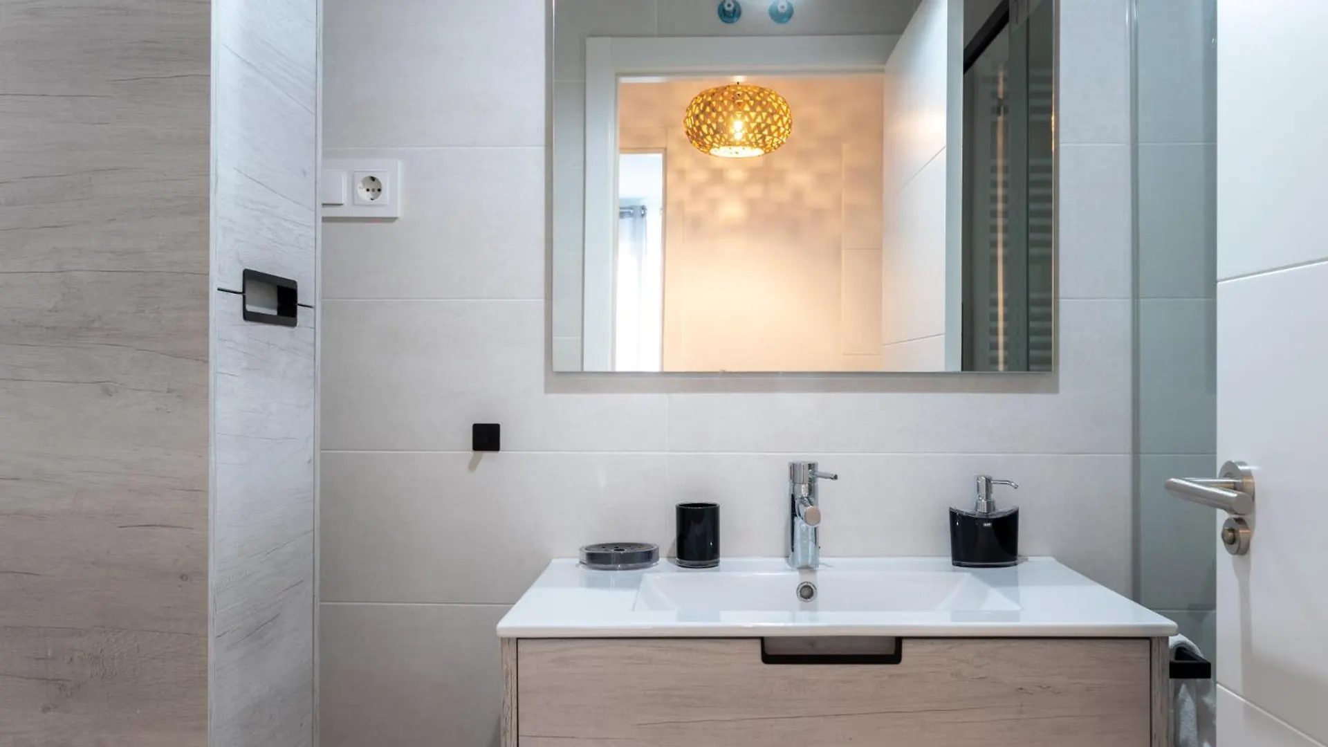 Xirimiri Apartment By People Rentals Bilbao