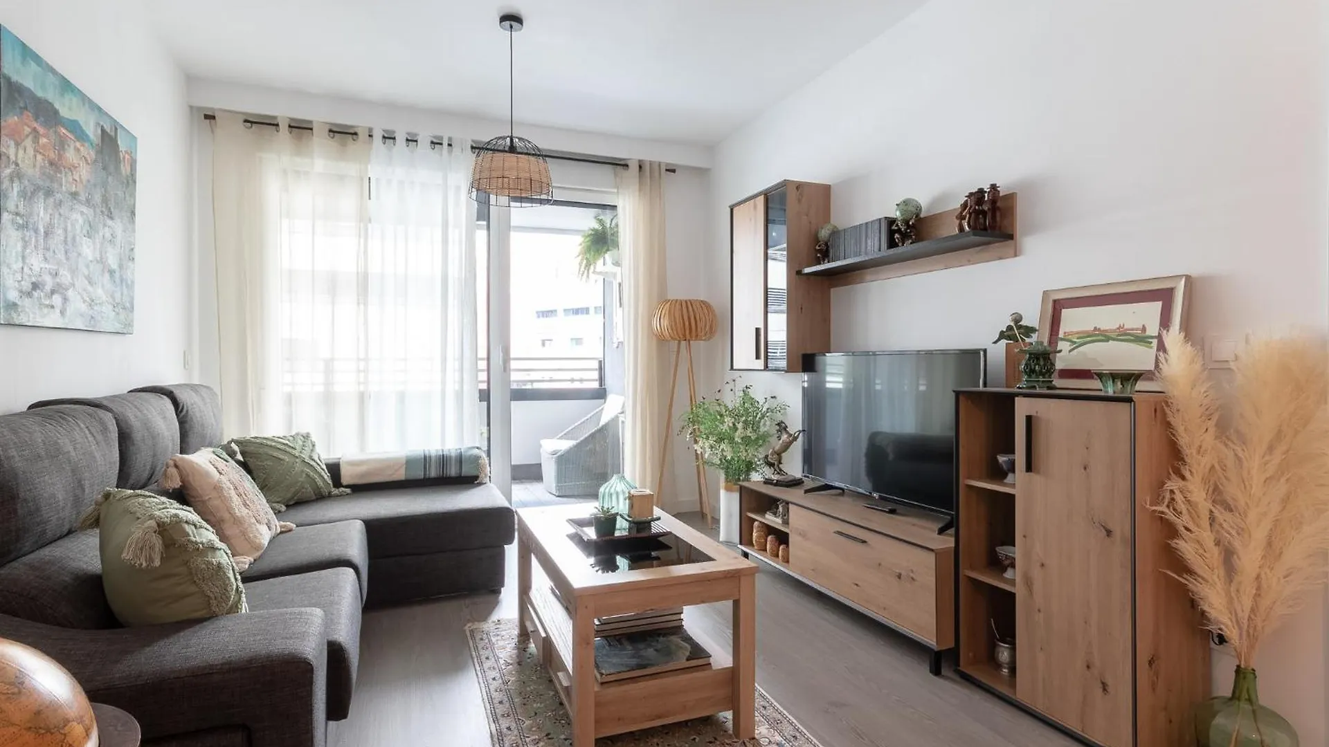 Xirimiri Apartment By People Rentals location